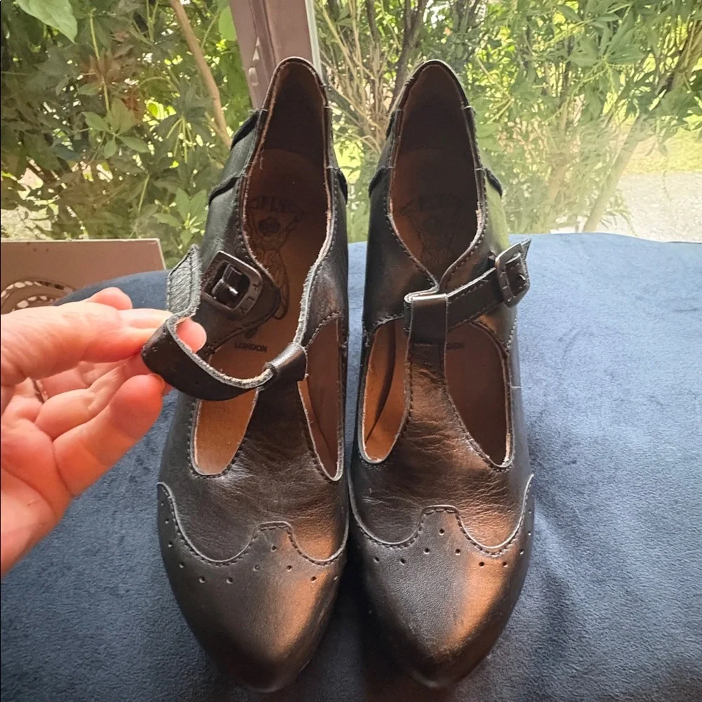 Fly London Acer138 Pumps - Picture 9 of 11